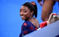 Simone Biles in between her gymnastic sessions at the Tokyo Olympics - (Source: Getty)